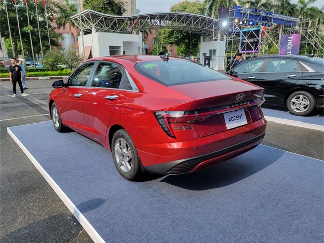 Cận cảnh Hyundai Accent 2024 vừa trình làng thị trường Việt Nam ảnh 4