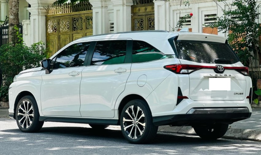 Bất ngờ giá bán lại của Toyota Veloz Cross 'lướt' mới lăn bánh 20.000 km