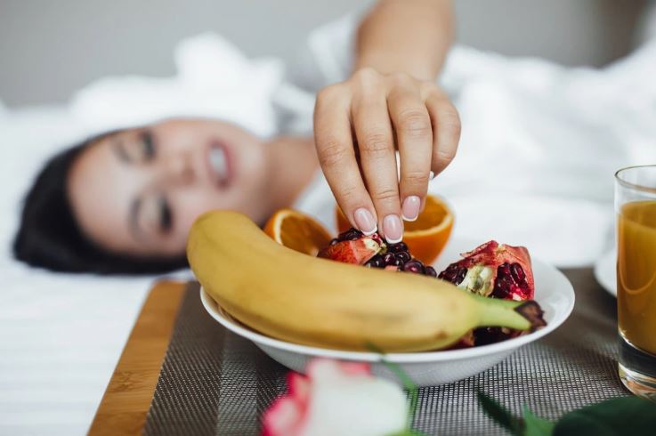 Điều gì xảy ra khi bạn ngủ ngay sau khi ăn?