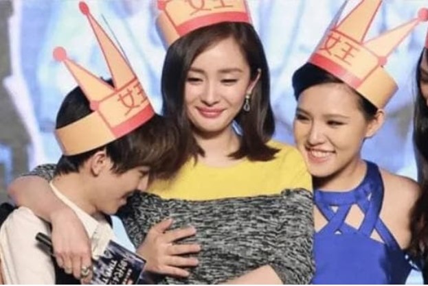 5 bức ảnh nổi tiếng 'cực kỳ xấu hổ' của sao Cbiz trong lịch sử, hứa với tôi bạn sẽ không cười sau khi xem chúng