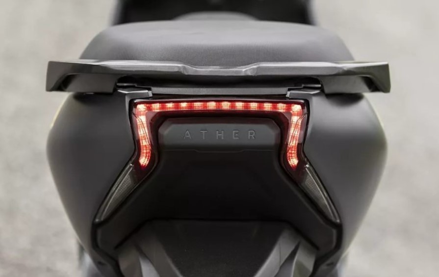 Đại chiến Honda SH Mode, ‘đế vương’ xe ga mới ra mắt với giá 62 triệu đồng, thiết kế đẹp ngất ngây