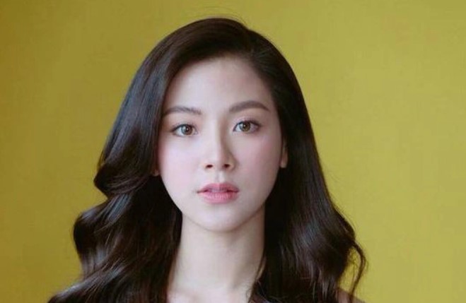 Tuần nào bố mẹ cũng gửi thức ăn cho, vợ chồng tôi hí hửng mừng vui, cho đến ngày chị dâu tới và tiết lộ một chuyện khiến tôi chao đảo