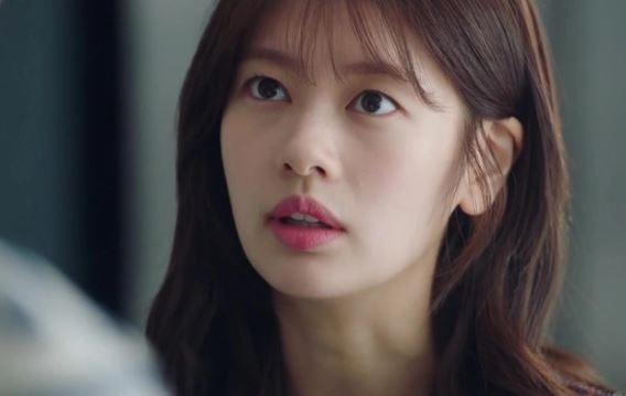 Em dâu đến nhà tôi khóc lóc, quỳ dưới chân anh trai chồng rồi cầu xin một chuyện đau lòng