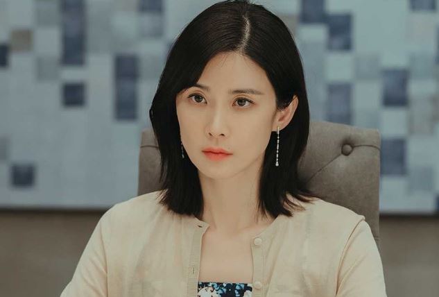 Chị chồng mắng té tát "không chăm được mẹ thì để em trai lấy vợ khác", tôi có hành động khiến ả tối mặt