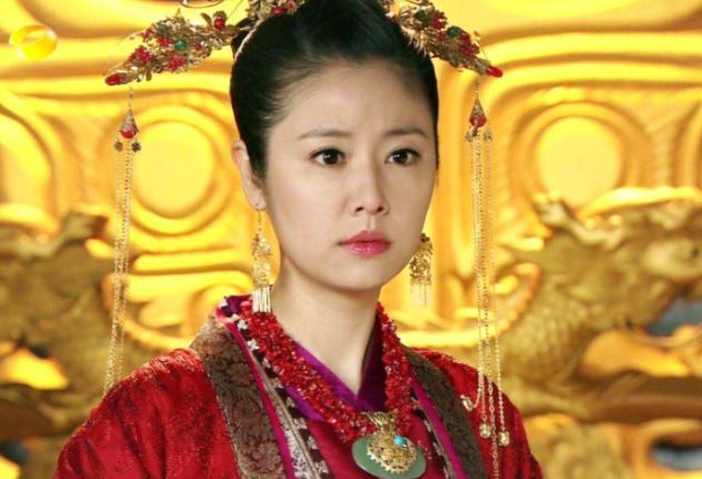 Cung nữ may mắn nhất lịch sử: Trở thành hoàng hậu nhờ sai lầm của thái giám 