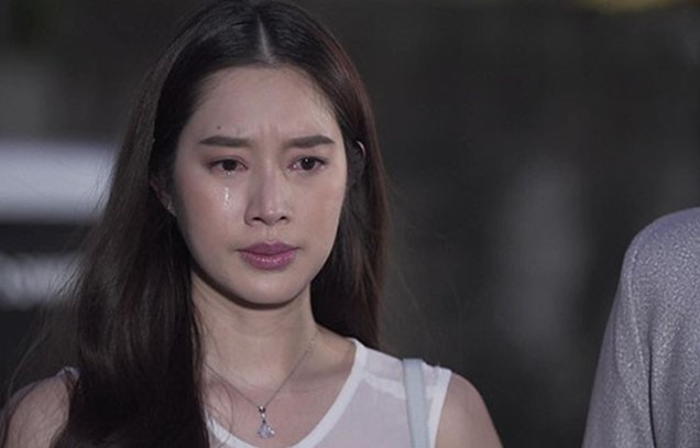 Chồng mất chưa tròn năm, chị dâu đã dẫn người đàn ông khác về nhà, nhưng vừa thấy anh ta, bố mẹ tôi bật khóc ôm chầm lấy