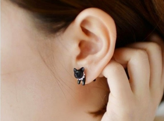 Nên đeo khuyên tai phong thủy thế nào để không phá tài hao của, tình duyên lận đận?