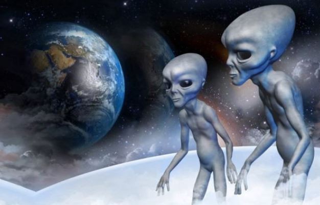 Người ngoài hành tinh có thể đang theo dõi Trái Đất từ các thiên thể gần?