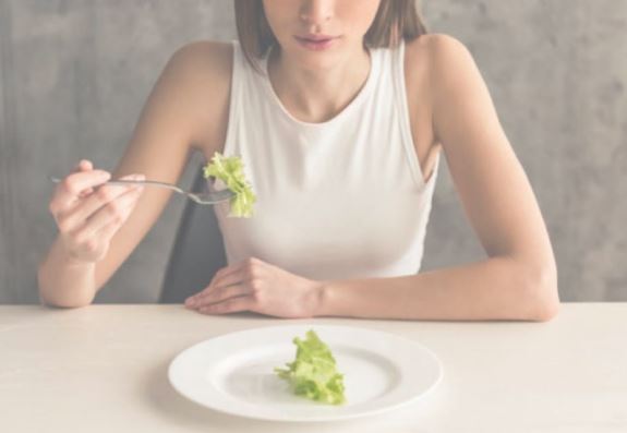 7 hậu quả nghiêm trọng về sức khỏe khi nhịn ăn để giảm cân