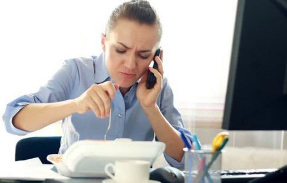 Thói quen khiến mỡ bụng dày cả tảng