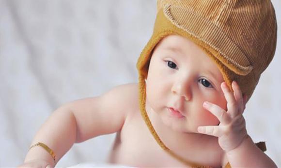 'Trộm vía' là gì? Tại sao khi khen trẻ em ai cũng nói? Đây là lý giải từ chuyên gia