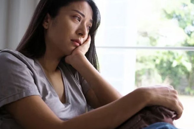 Chồng bị bệnh mà chị dâu thờ ơ bỏ mặc nhưng lại giành quyền nuôi mẹ chồng bị liệt đến hết đời làm chúng tôi ngỡ ngàng