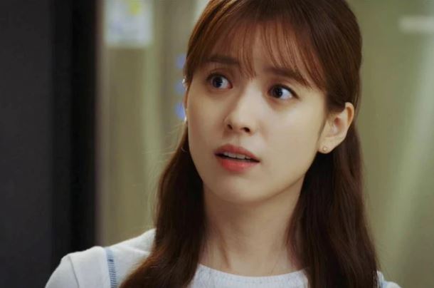 Đêm muộn vẫn nghe tiếng nước trong nhà tắm, tôi chạy ra xem thì thấy em chồng đang làm hành động khiếp đảm