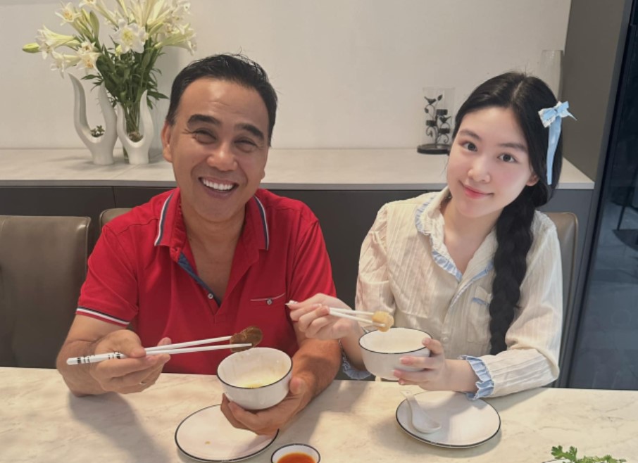 Người hâm mộ hỏi xin cách dạy con ngoan hiền, dịu dàng, bà xã Quyền Linh hé lộ bí quyết khiến ai cũng phải khen: Hay quá!