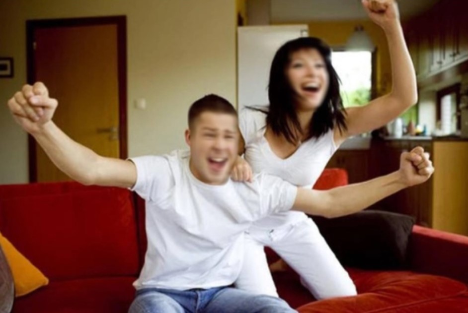 Nghĩ đến những thứ vợ bày ra để thức đêm cháy hết mình trong trận Tây Ban Nha và Croatia mà tôi lo không tài nào chợp mắt được