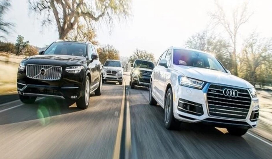 Sự khác biệt giữa xe đen và xe trắng