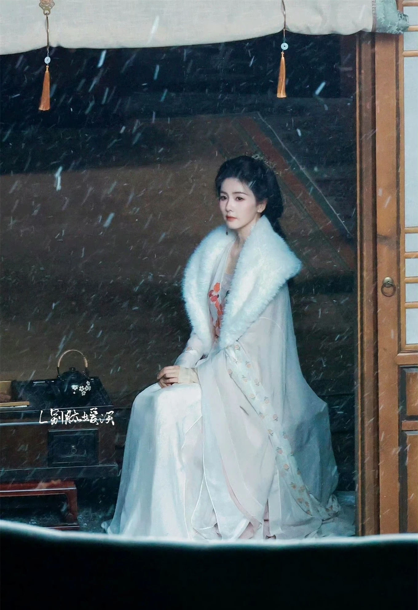 Mỹ nhân Hoa ngữ đẹp như thần nữ dưới tuyết ở phim mới, khung cảnh buồn đến nao lòng
