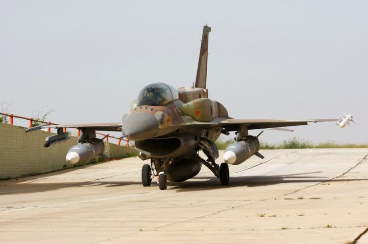 Viễn cảnh đáng sợ khi tiêm kích F-16 mang tên lửa đạn đạo PrSM