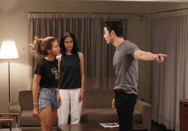 Em chồng ngày nào cũng pha nước cam mời uống, tôi móc họng nôn hết mọi thứ sau 1 cuộc điện thoại