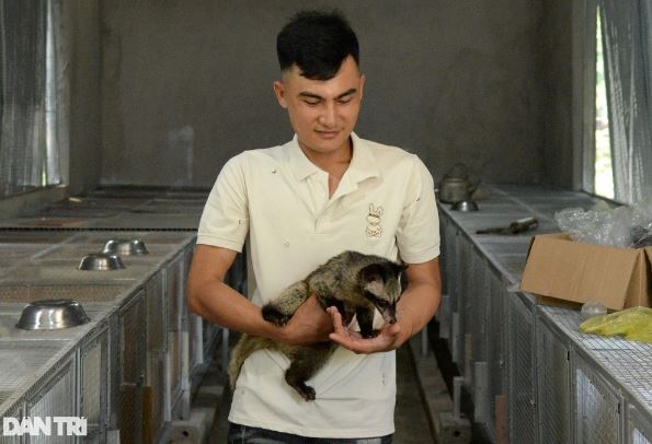 Nông dân 9X lãi lớn nhờ nuôi con "ngủ ngày, cày đêm", mê ăn chuối