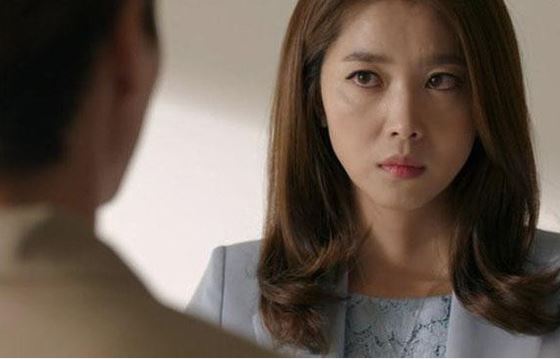 Từ mặt em trai hơn 15 năm, chị chồng bỗng dưng đến nhà yêu cầu một việc khiến bố chồng tôi đau tim