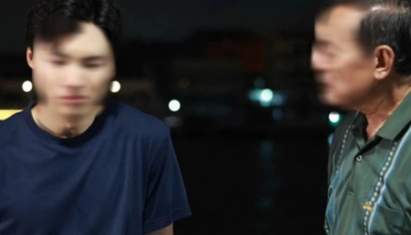 Lén lút yêu đương 4 năm, đến khi tôi dẫn bạn trai về giới thiệu thì bố cầm chổi đứng trước cổng, mẹ khóc nỉ non trong nhà