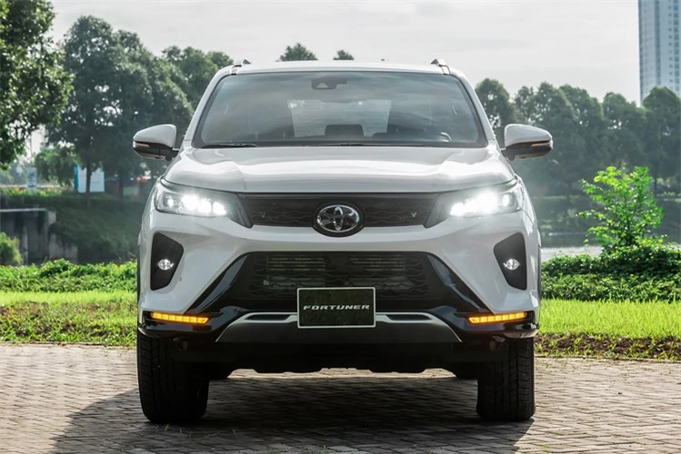 Giá Toyota Fortuner lăn bánh cuối tháng 5/2024 ‘rẻ như bèo’, Ford Everest và Hyundai Santa Fe ra rìa ảnh 1