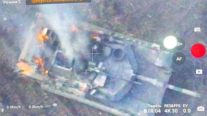 Xe tăng M1 Abrams của Ukraine bị UAV phá hủy ở miền đông Ukraine.