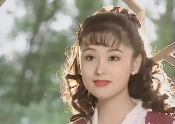 Cô được công nhận là 'người phụ nữ đẹp nhất Cbiz', những bức ảnh cũ này sẽ cho thấy nhan sắc của cô đẹp như thế nào