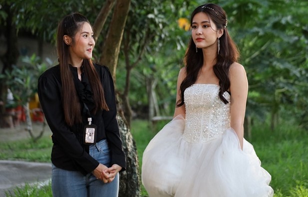 Ngày cưới, chị dâu mừng 5 lượng vàng nhưng vừa nhìn mâm cơm nhà chị ấy, tôi đã vội vàng đem trả