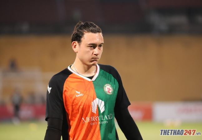 HLV Bình Định nói lý do không đăng kí Văn Lâm, dùng đội dự bị trước HAGL