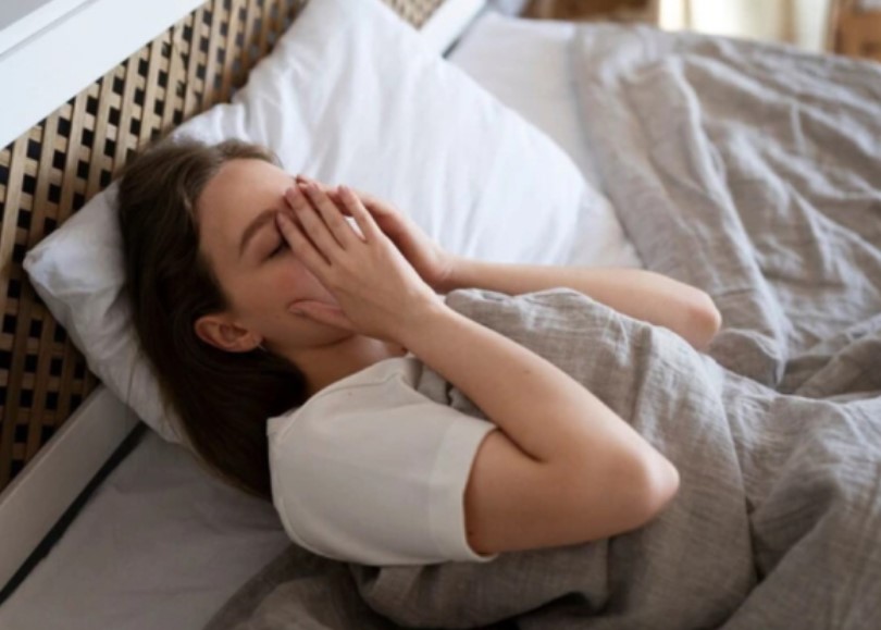 Tự đưa mình vào tròng để chị dâu dắt mũi, đến lúc mẹ chồng qua đời, tài sản thừa kế thì chị "ăn tất": 200 triệu uất hận