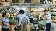 Đà Nẵng: Tạm giữ hơn 1.800 đôi giày, dép nghi giả mạo nhãn hiệu Nike và Crocs 