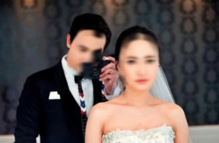 Ngày hôn lễ, sắp trao nhẫn cưới thì một người đàn bà điên đầu bù tóc rối xuất hiện: Câu gào thét lật tẩy âm mưu của chú rể (P1)