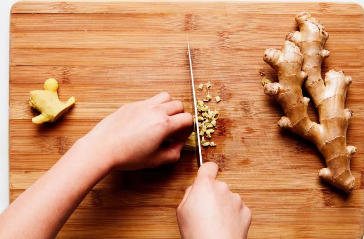 Ăn gừng mỗi ngày có tốt không? Ăn gừng có nóng trong không?