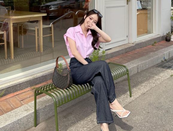 10 set đồ công sở có màu sắc nổi bật nhưng vẫn chuẩn thanh lịch giúp nàng trẻ hóa phong cách