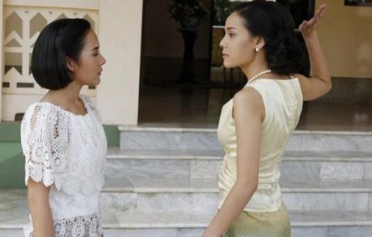 Em ch&#x1ED3;ng m&#xE1;ch l&#x1EBB;o &quot;ch&#x1ECB; d&#xE2;u l&#xE0;m g&#xEC; m&#xE0; t&#x1ED1;i ng&#xE0;y v&#x1EC1; mu&#x1ED9;n, tr&#x1ED1;n n&#x1EA5;u c&#x1A1;m&quot;, c&#xF4; v&#x1EE3; th&#x1EB3;ng tay d&#x1EA1;y cho b&#xE0;i h&#x1ECD;c nh&#x1EDB; &#x111;&#x1EDD;i