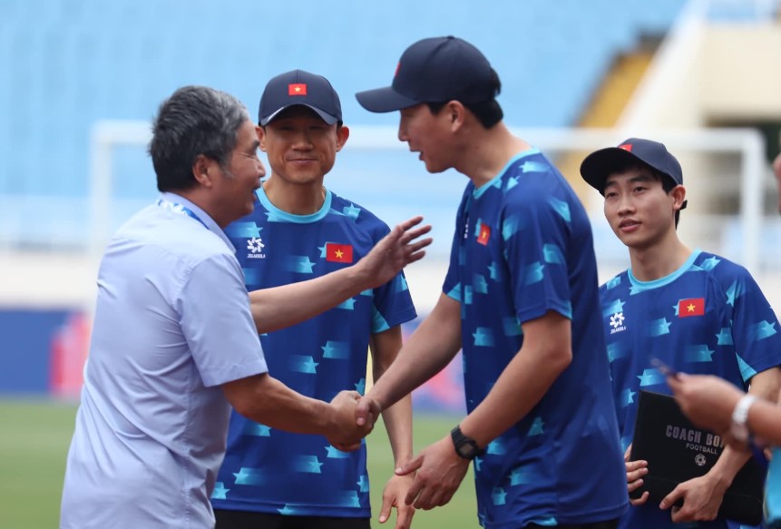 ĐT Việt Nam chia tay thêm một thành viên