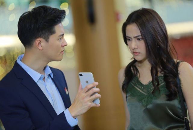 Mừng cưới em chồng 5 triệu rồi bị tát cháy má với lý do "bôi tro trát trấu vào mặt", màn đáp trả của chị vợ khiến chồng run rẩy