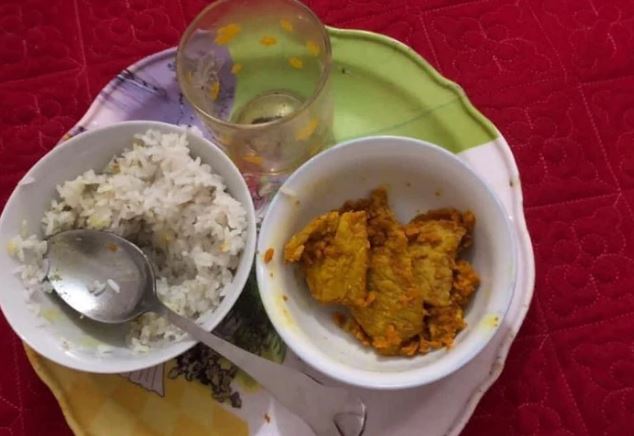 Sinh con được 10 ngày, nàng dâu khóc nghẹn khi nhìn cơm cữ "thịt kho nghệ" mẹ chồng làm, hội chị em nghe xong đều khuyên "khăn gói về nhà ngoại thôi"