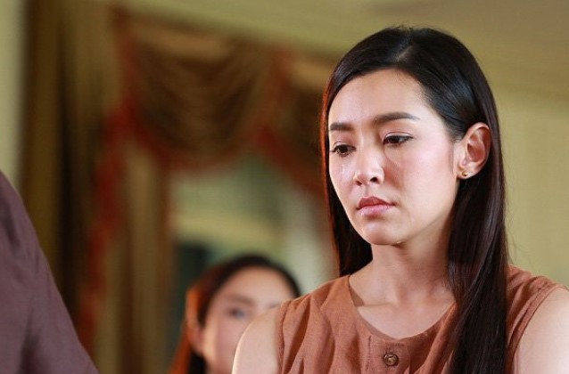 Gặp em dâu ở cửa hàng quần áo, cô ta đi với bạn nhưng vẫn móc mỉa một câu làm tôi nghẹn họng