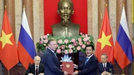 Việt Nam trao chứng nhận đăng ký đầu tư điều chỉnh Lô 11-2 thềm lục địa cho Tập đoàn Zarubezhneft - Nga