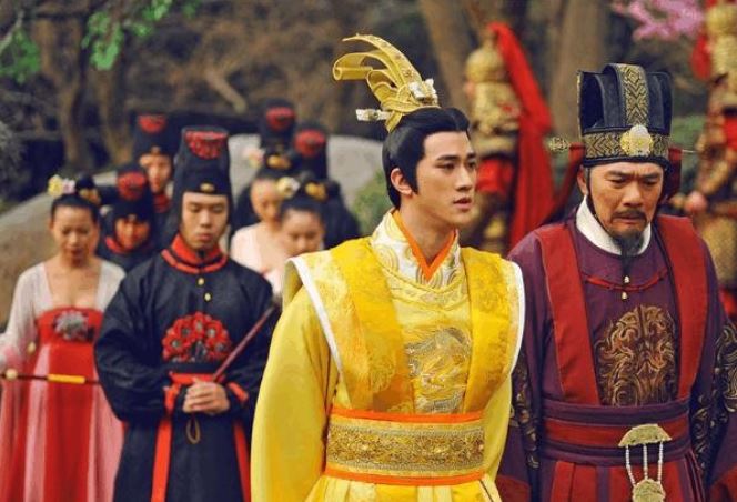 Thời phong kiến cổ đại, ngày nghỉ của các quan lại được tính như thế nào? Một năm có bao nhiêu ngày nghỉ lễ Tết?