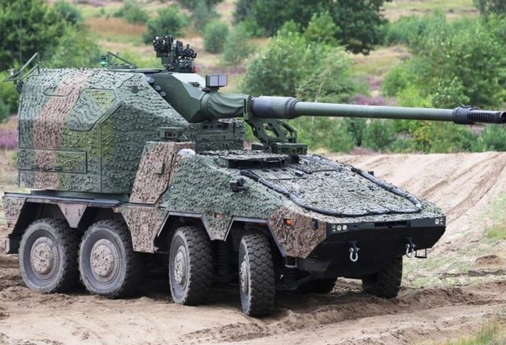 Hàng loạt pháo tự hành RCH 155 tối tân chuẩn bị tham chiến 