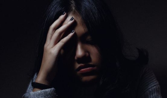 Không thấy 100 triệu trong tủ quần áo đâu, em gọi điện hỏi chồng và chết điếng với câu trả lời của anh