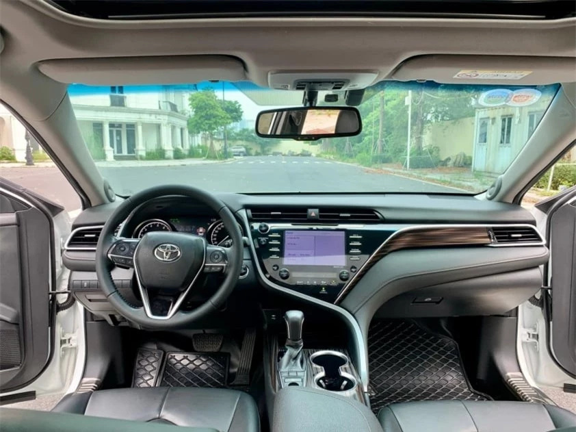 Sau 4 năm sử dụng, Toyota Camry 2020 được chủ nhân rao bán với giá không ngờ 485102