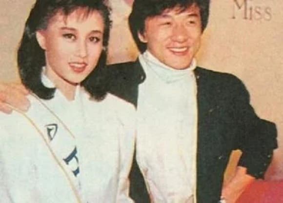 Mỹ nhân khiến cả Lý Liên Kiệt và Thành Long si mê, cuối cùng chấp nhận mang danh 'tiểu tam', giờ được chồng giao toàn bộ tài sản hơn 6000 tỷ