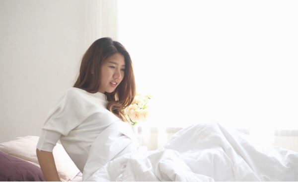 Sáng nào mẹ chồng cũng đứng ở cửa gọi con dâu như hò đò, em bực bội hỏi thì bà dửng dưng trả lời: “Làm gì có con dâu nhà ai ngủ đến trưa trật”