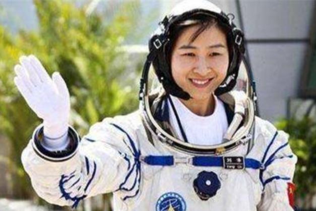 Nữ phi hành gia tắm và ngủ trong không gian như thế nào? Sự thật sẽ khiến bạn bất ngờ!