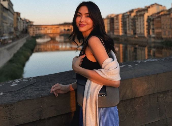 Tăng Thanh Hà thả nhẹ 1 tấm ảnh cực xinh giữa trời Tây, netizen liền khen Louis Nguyễn chụp hình có tâm